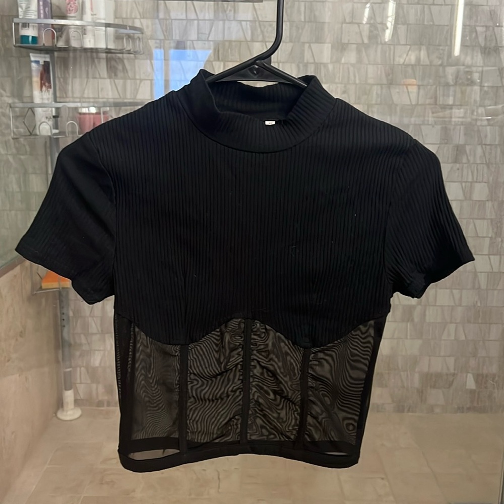 Size S mesh black crop top